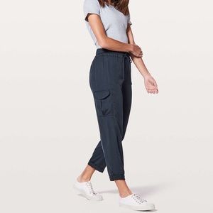 Lululemon Green street cargo pants women’s 4